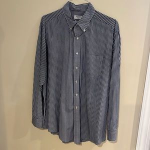 Men’s Brooks 346 cotton button down dress shirt.